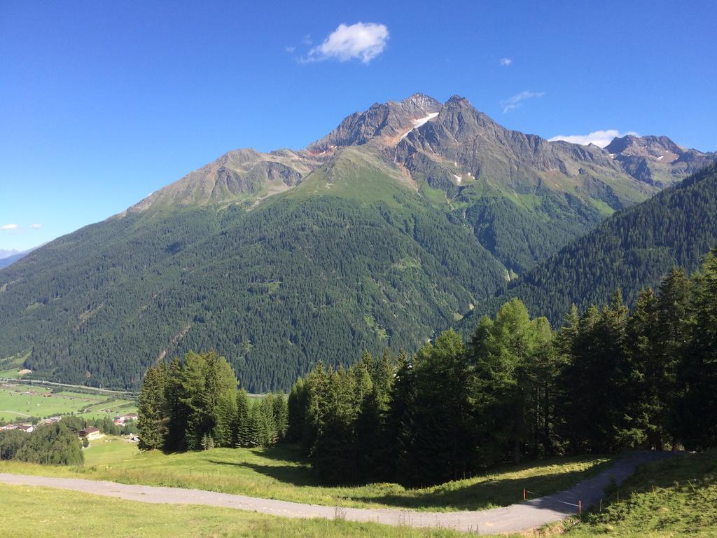 Haus Arosa Apartment Pettneu am Arlberg Bagian luar foto